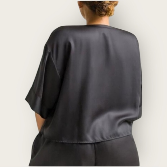 NWT | Ettitude | Signature Sateen Relaxed Short Sleeve Top | Black | Various Sz - Picture 3 of 15